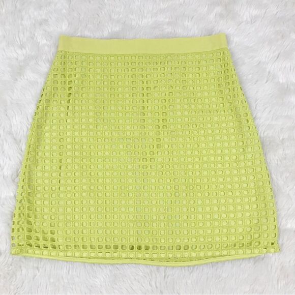LOFT Neon Yellow Green Eyelet Mini Skirt Short Mesh Square Cutout Size 4 Petite - Picture 3 of 11